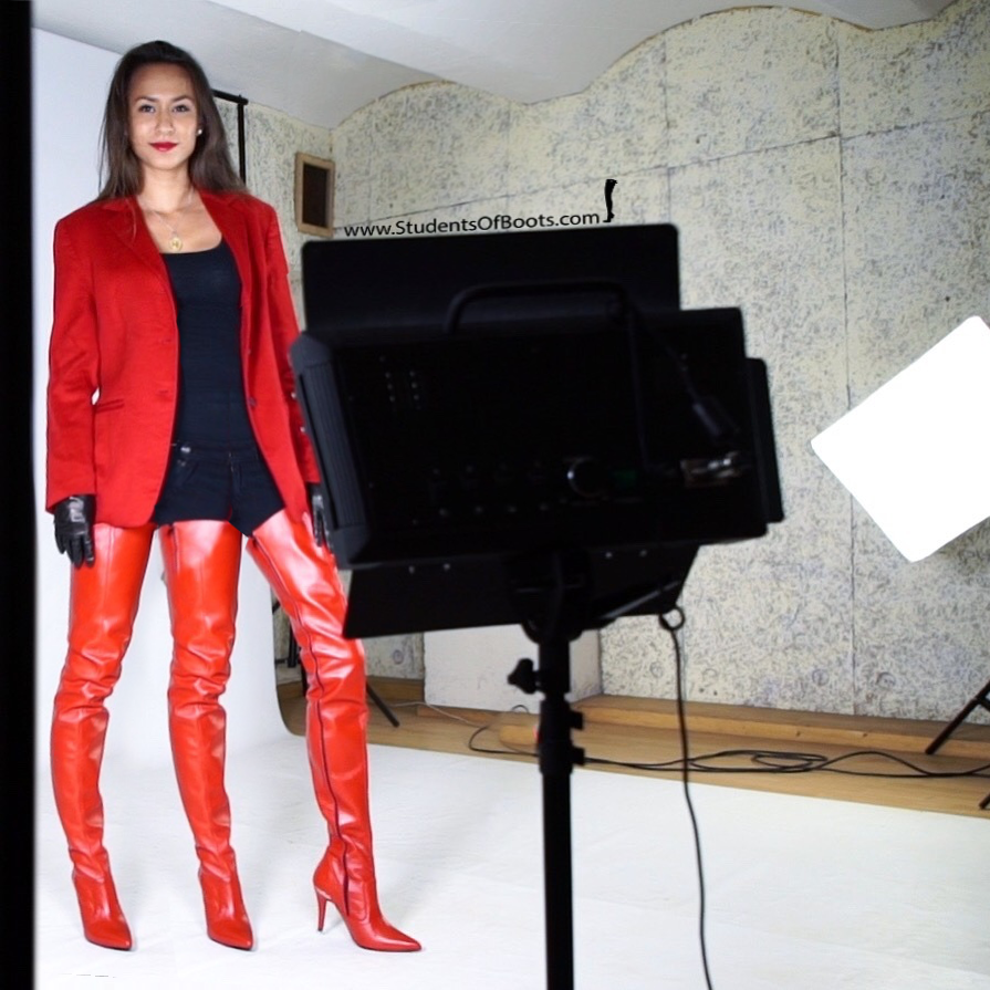 trihigh_931076191_Red_Boots_3.png